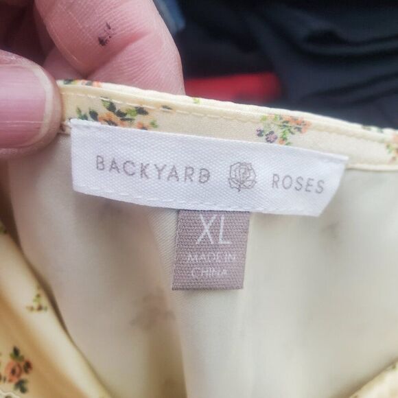BACKYARD ROSES XL CAMI YELLOW - Picture 3 of 6